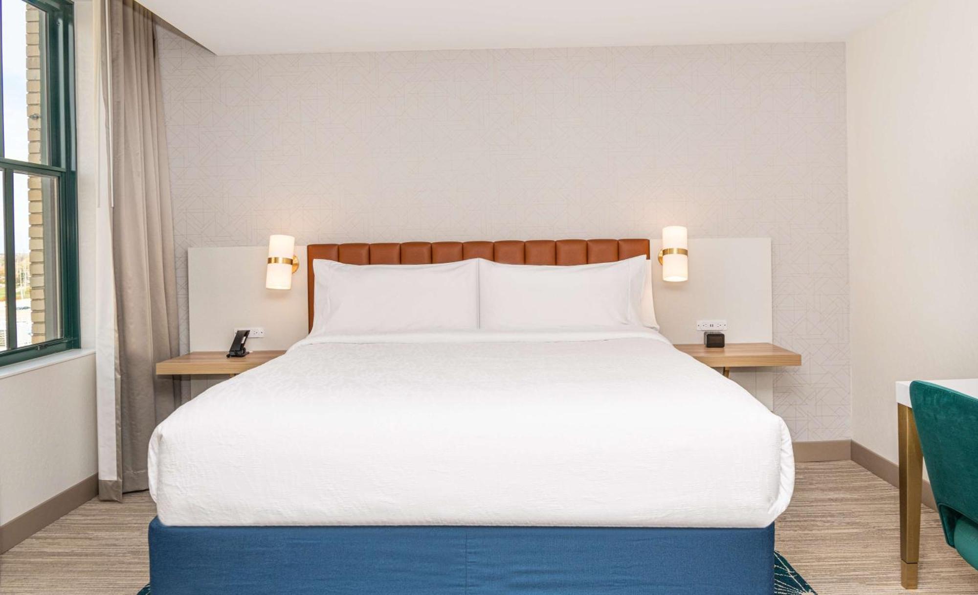 Hilton Garden Inn Flint Downtown Buitenkant foto