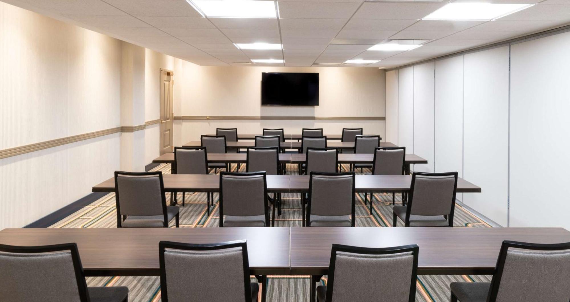 Hilton Garden Inn Flint Downtown Buitenkant foto