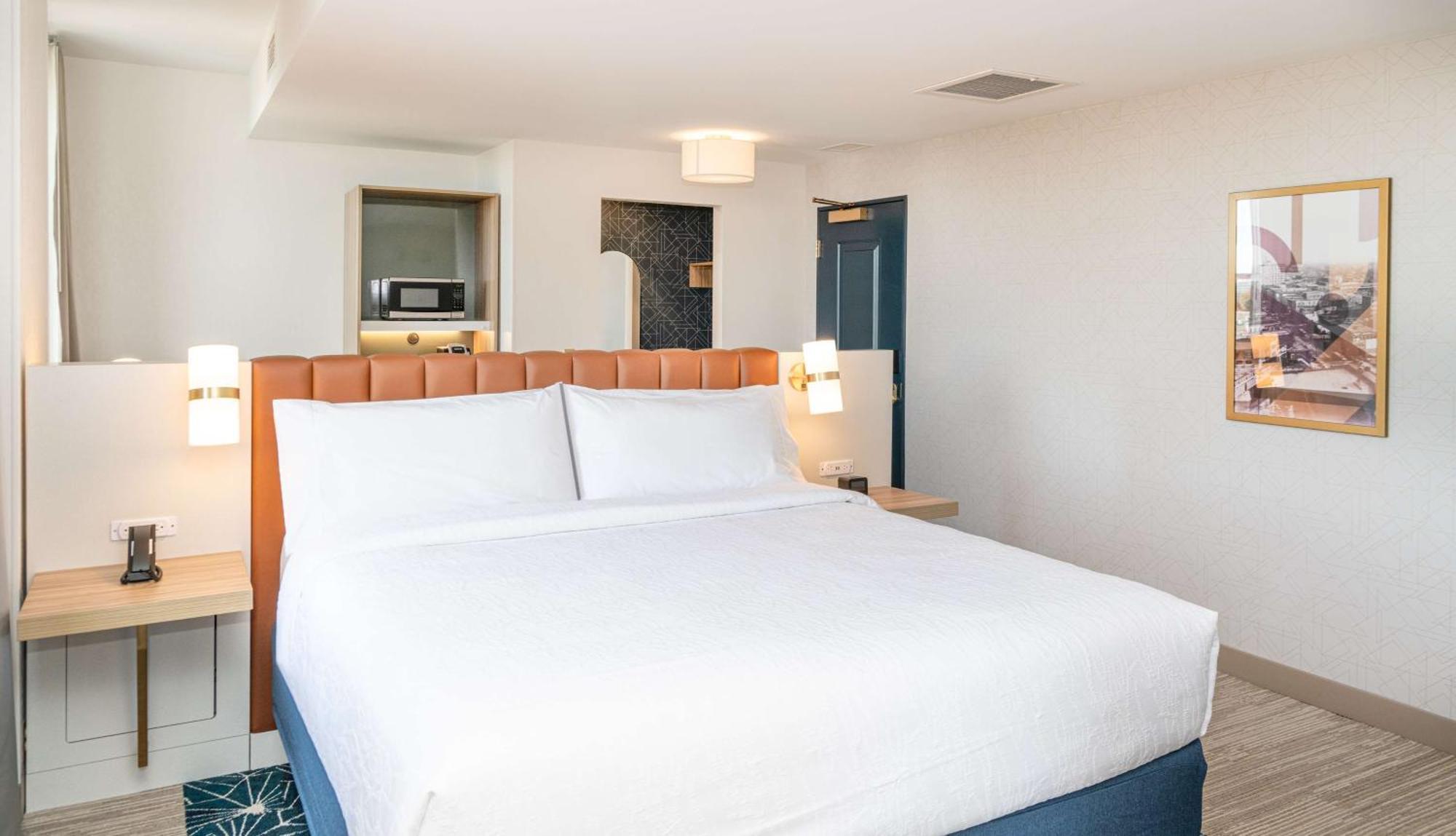Hilton Garden Inn Flint Downtown Buitenkant foto
