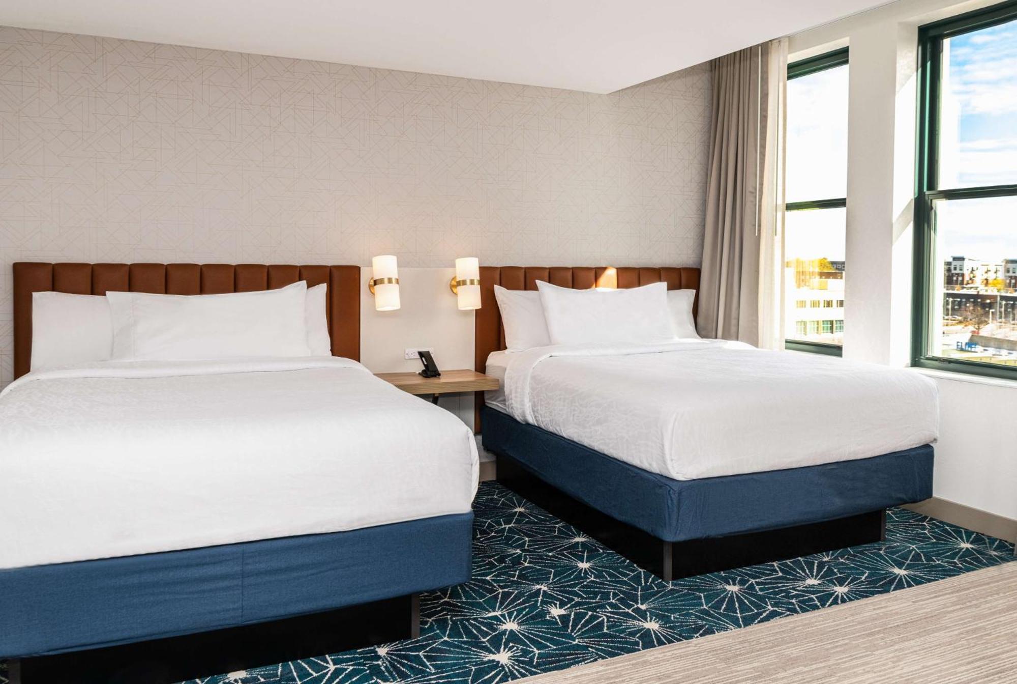 Hilton Garden Inn Flint Downtown Buitenkant foto
